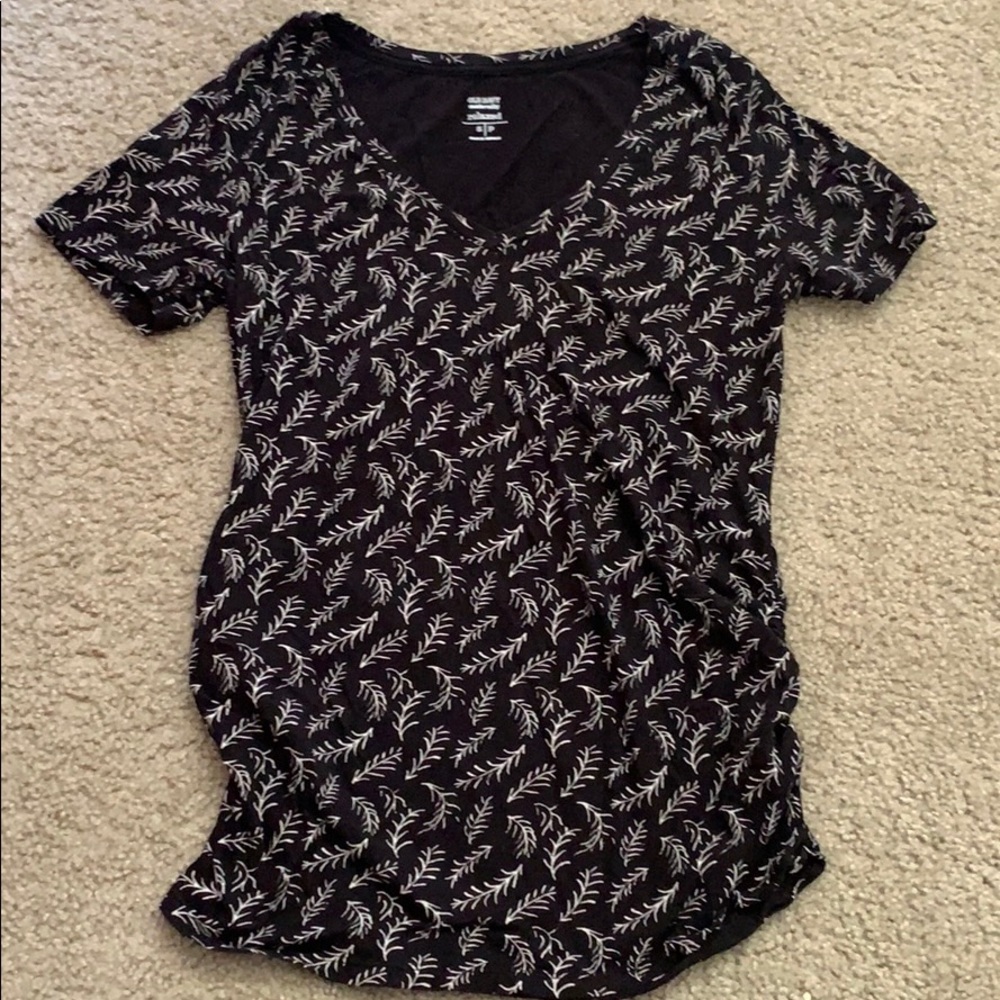 Old navy maternity top
